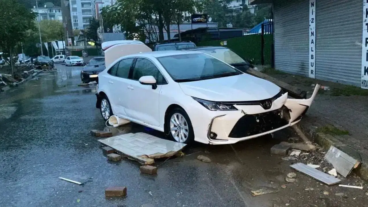 Sel Mağduru Araç Sahipleri Ne Yapmalı? Sel Hasarını Kim Karşılıyor? Kaskosuz Araçların Sel Hasarı Nasıl Karşılanacak?