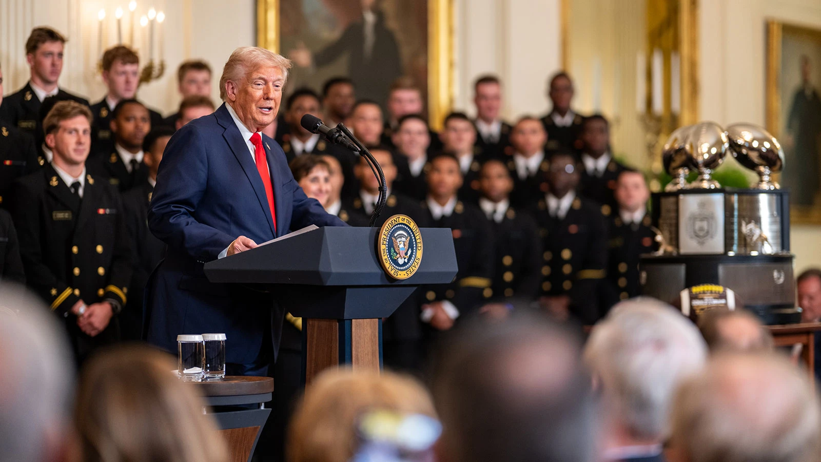 ABD Başkanı Trump, Ukrayna'ya daha fazla silah gönderecek