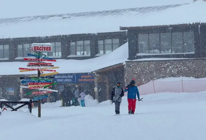 Erciyes Dağı’nda kar kalınlığı 180 santimetreye ulaştı