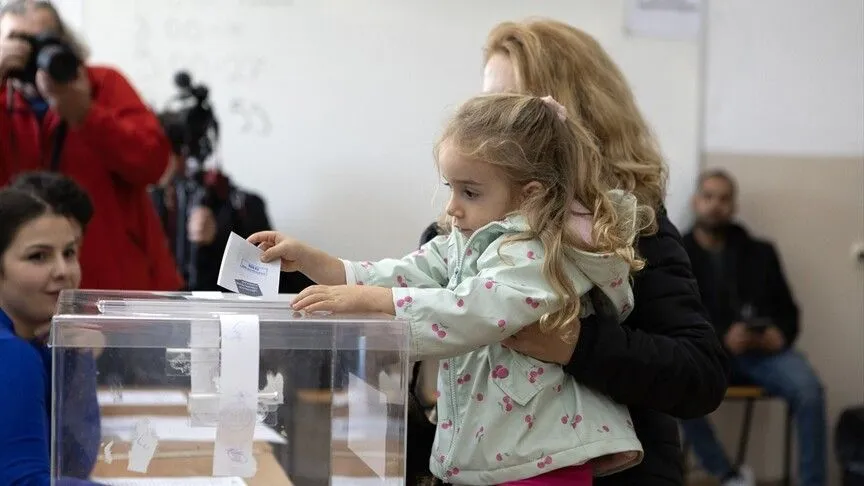 Bulgaristan'da Halk Cumhurbaşkanı Seçimi İçin Sandık Başında