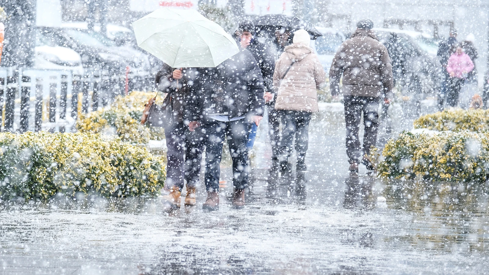 Meteoroloji’den peş peşe uyarılar! Sağanak ve kar kapıda: İstanbul, Ankara, İzmir...