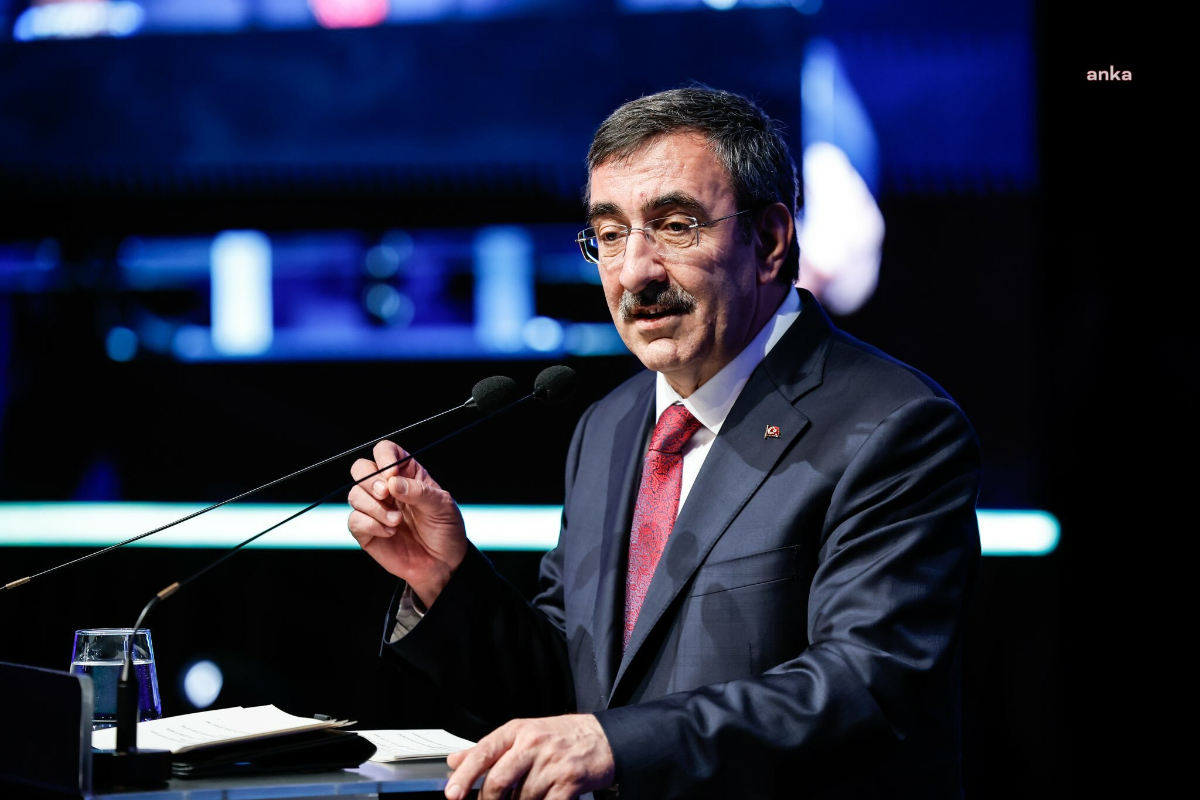 Cumhurbaşkanı Yardımcısı Yılmaz'dan Fon Vurgunu Açıklaması: 'Kim Hukuka Aykırı İşlem Yaptıysa Veya Yaparsa Sonuçlarına Katlanmalıdır'