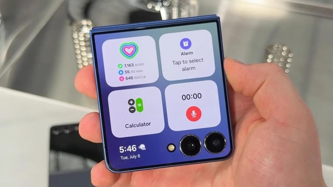 One UI 9 ufukta göründü: Galaxy Z Flip 8 üzerinde test ediliyor