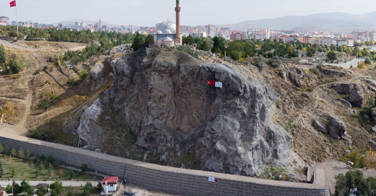 Yukarı Tekke Kayalıklarında Çalışma Tamamlandı
