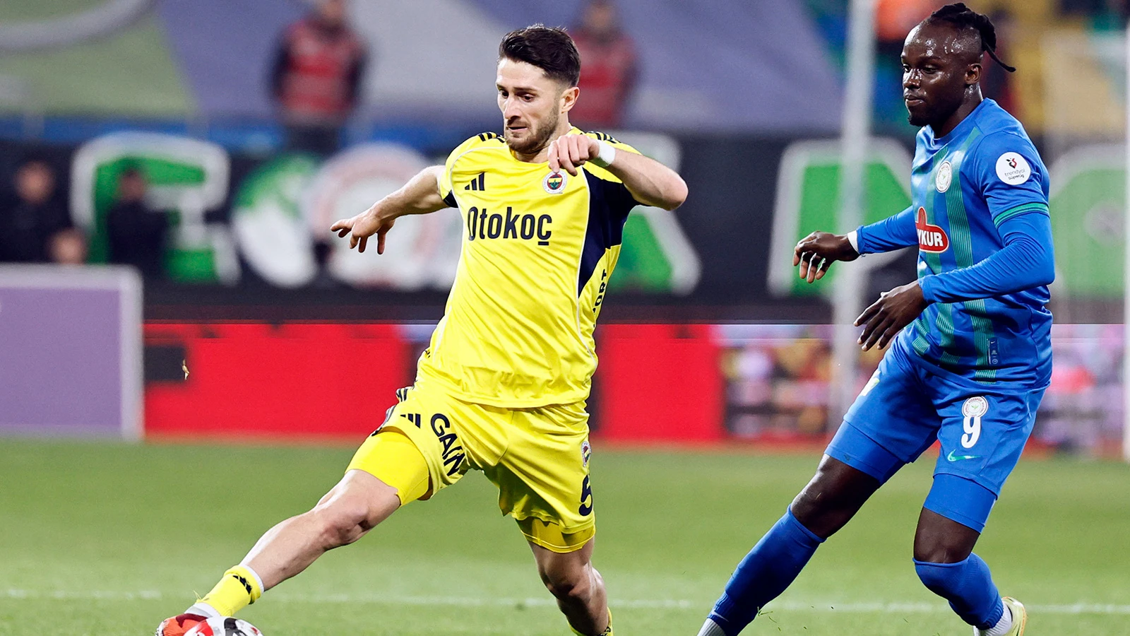 Fenerbahçe, Rizespor'u konuk ediyor