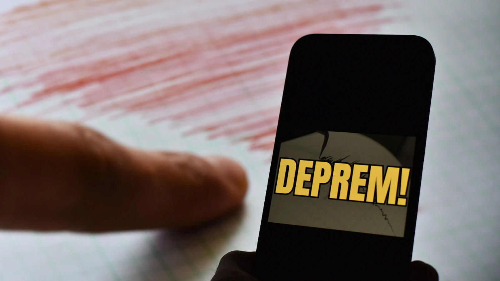 Kütahya'da 4.9 büyüklüğünde deprem! İstanbul'da da hissedildi
