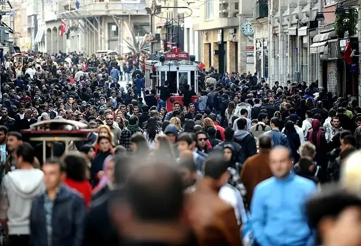 Türkiye'nin kayıp nesli: NEET gençlerin karanlık gerçeği! Hande Fırat kaleme aldı...