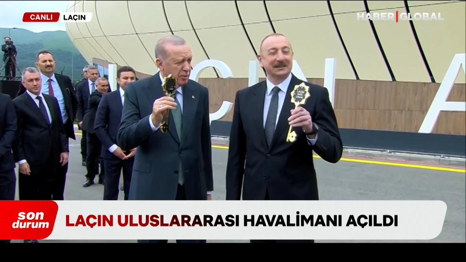 İşgalden kurtulan topraklarda açılış: Aliyev Erdoğan’ı havalimanında karşıladı