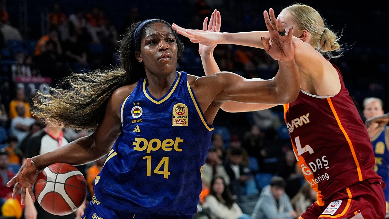 Potadaki derbide Fenerbahçe, Galatasaray'ı mağlup etti