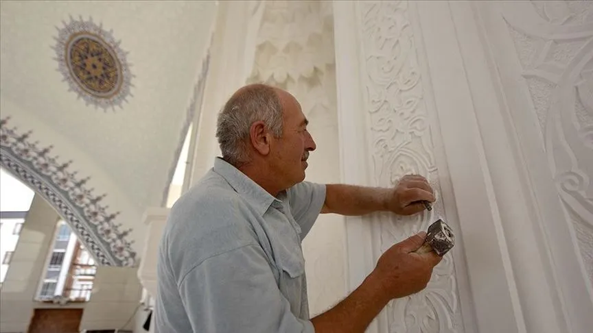 Trabzonlu taş ustası Türkiye'de "yılın ahisi" seçildi