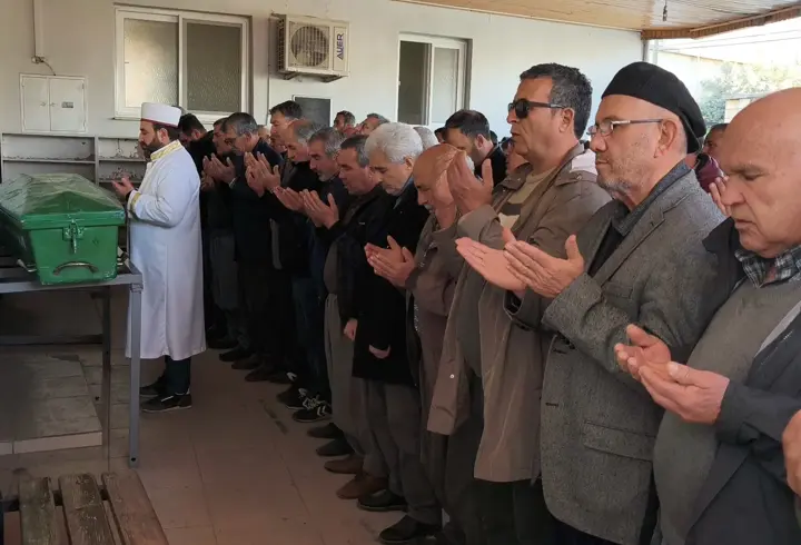 Trafik kazasında hayatını kaybeden genel cerrah, toprağa verildi