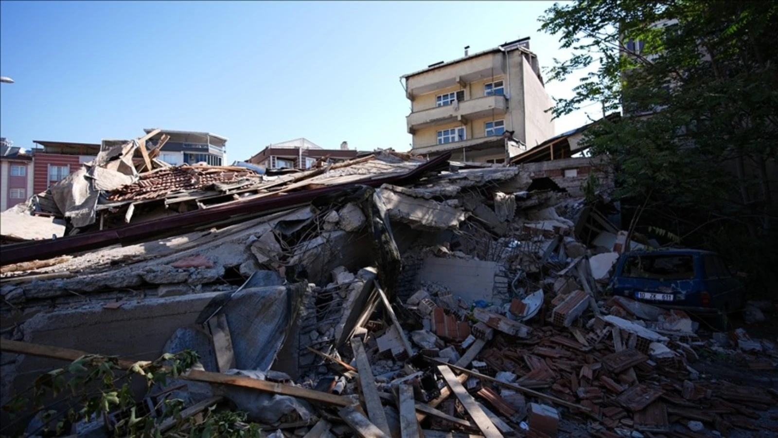 AFAD'dan Balıkesir'deki deprem sonrası çalışmalarıyla ilgili açıklama