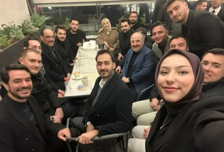 Ankara’nın kalbinde sahur buluşması: Saraçoğlu’ndaki buluşmaya sürpriz ziyaret