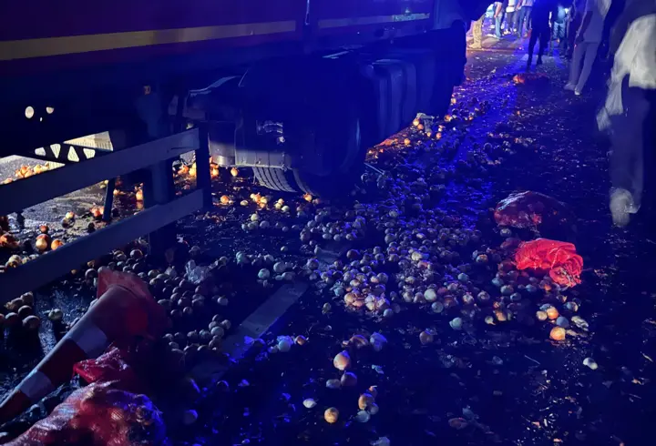 Batman’da TIR, park halindeki TIR’a çarptı: 1 ölü, 1 yaralı