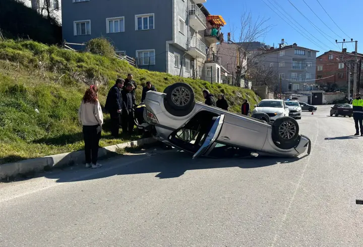 Kütahya’da takla atan otomobilin sürücüsü yaralandı
