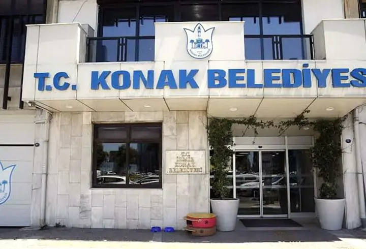 İzmir'de Konak Belediyesi'ne 'usulsüzlük' operasyonu: 4 gözaltı