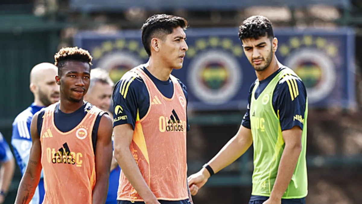 Fenerbahçe'de sakatlık şoku! Yeni transfer milli takımda oyundan çıktı