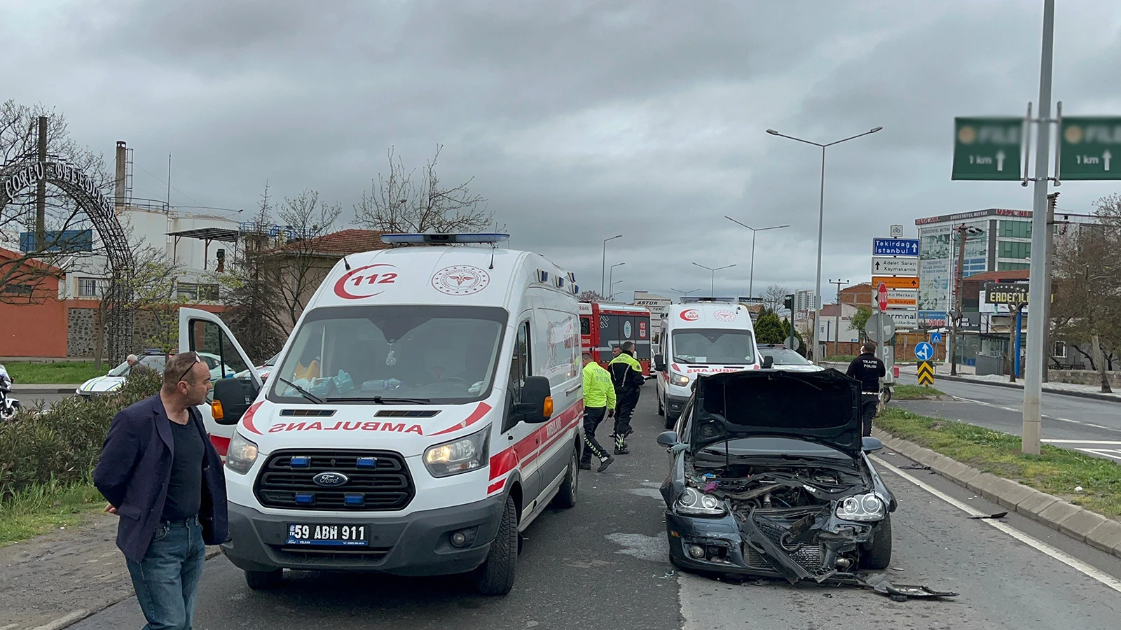 Çorlu'da trafik kazası! Araçta sıkışan yaralıyı itfaiye kurtardı