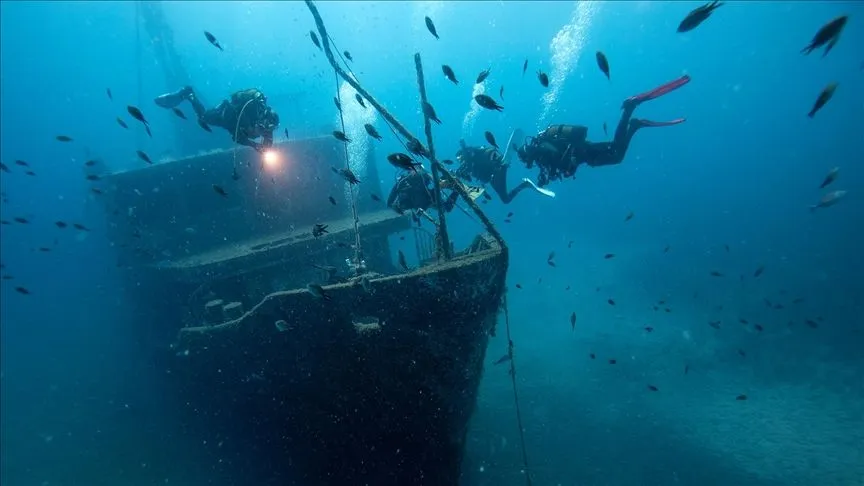 İzmir'in eşsiz koyları bayramda dalış tutkunlarını ağırladı