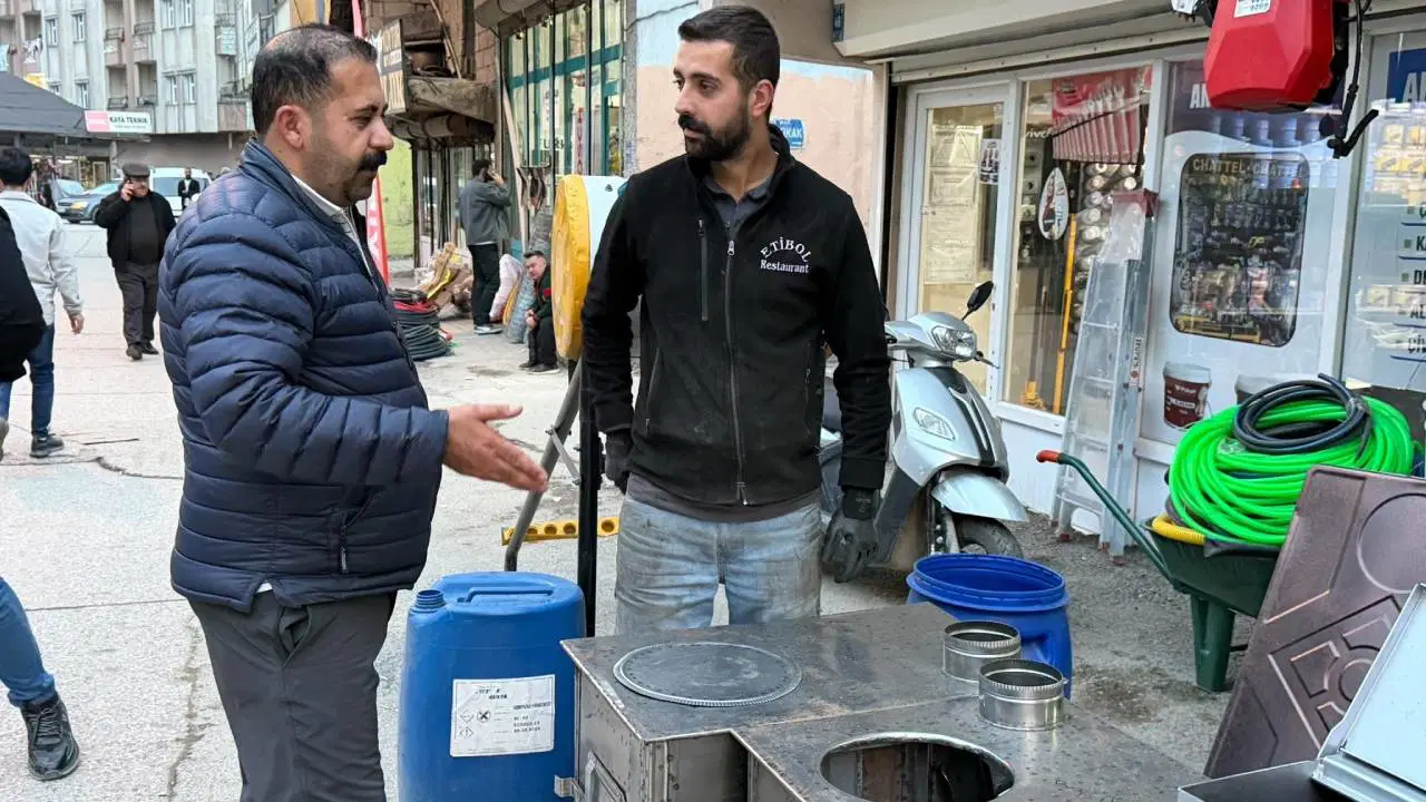 Yurttaş Isınmanın Bedelini 'Ağır' Buluyor: 'Aç Kalacağım Ki Evin İçini Isıtabileyim'