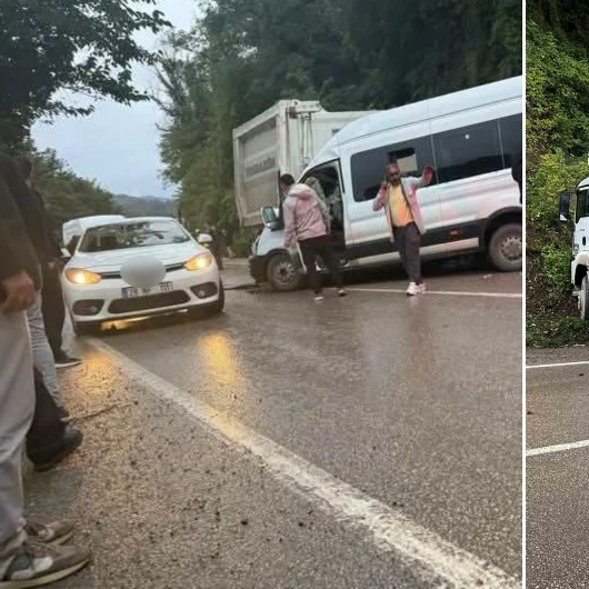 Ortalık Savaş Alanına Döndü: Ordu’da Minibüs Kamyonla Çarpıştı, Bir Kişi Öldü 23 Kişi Yaralandı
