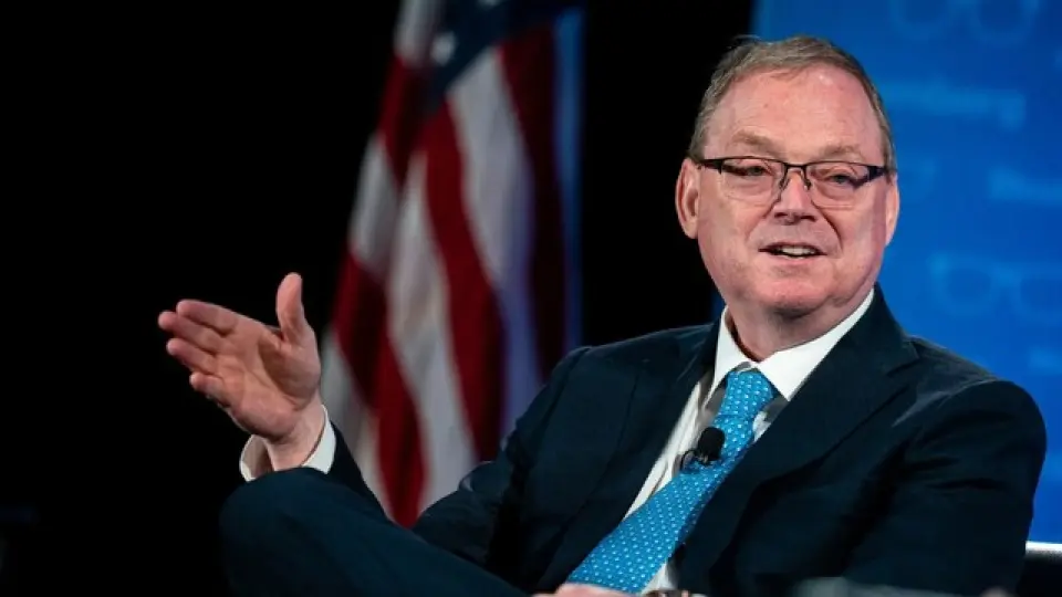 Hassett: Fed verileri izleyerek karar vermeli