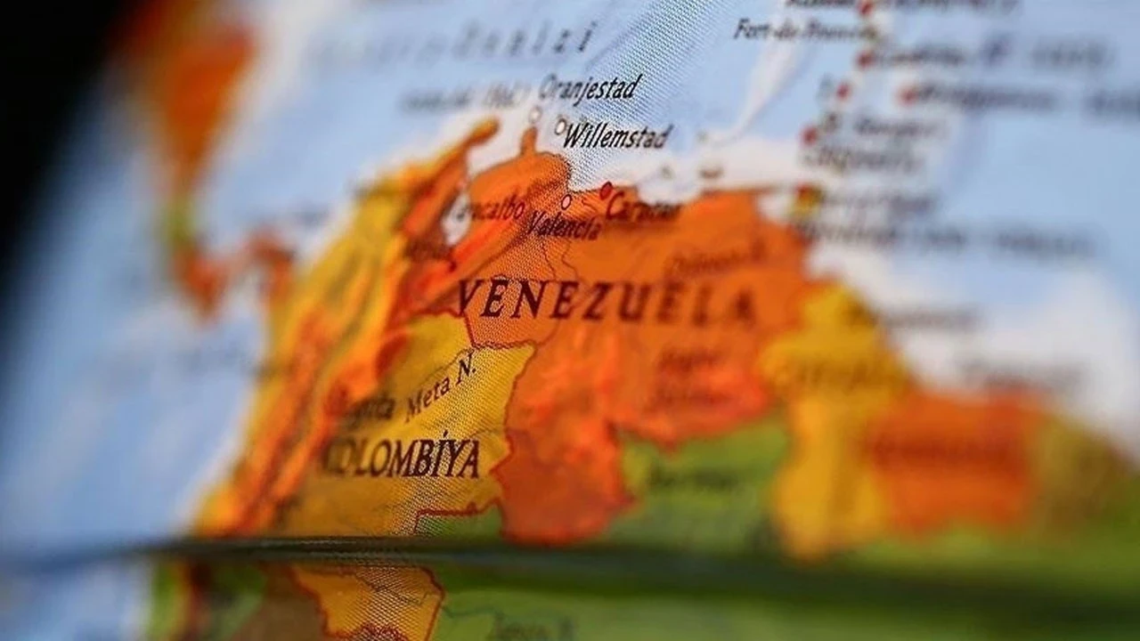 Venezuela'da başkanlık sarayı çevresinde silah sesleri duyuldu