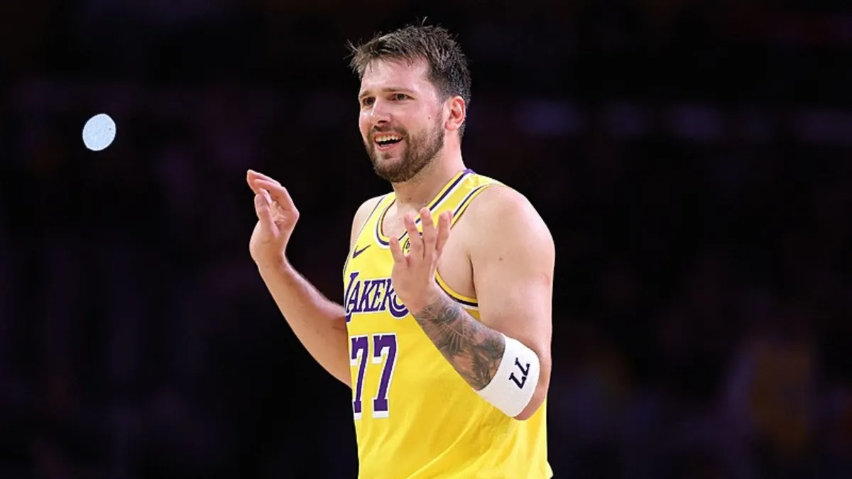 Lakers evinde galip geldi! Luka Doncic'ten 51 sayı geldi!