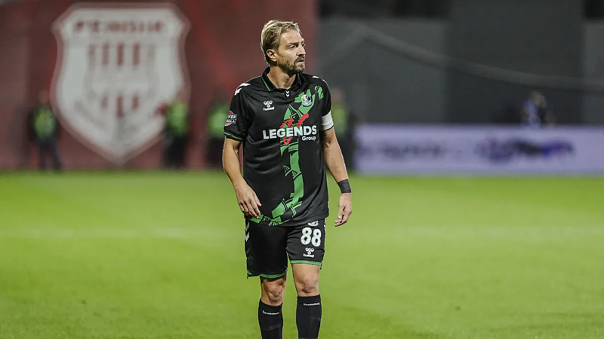 Sakaryaspor'da kadro dışı kararı! Caner Erkin ve Burak Altıparmak...