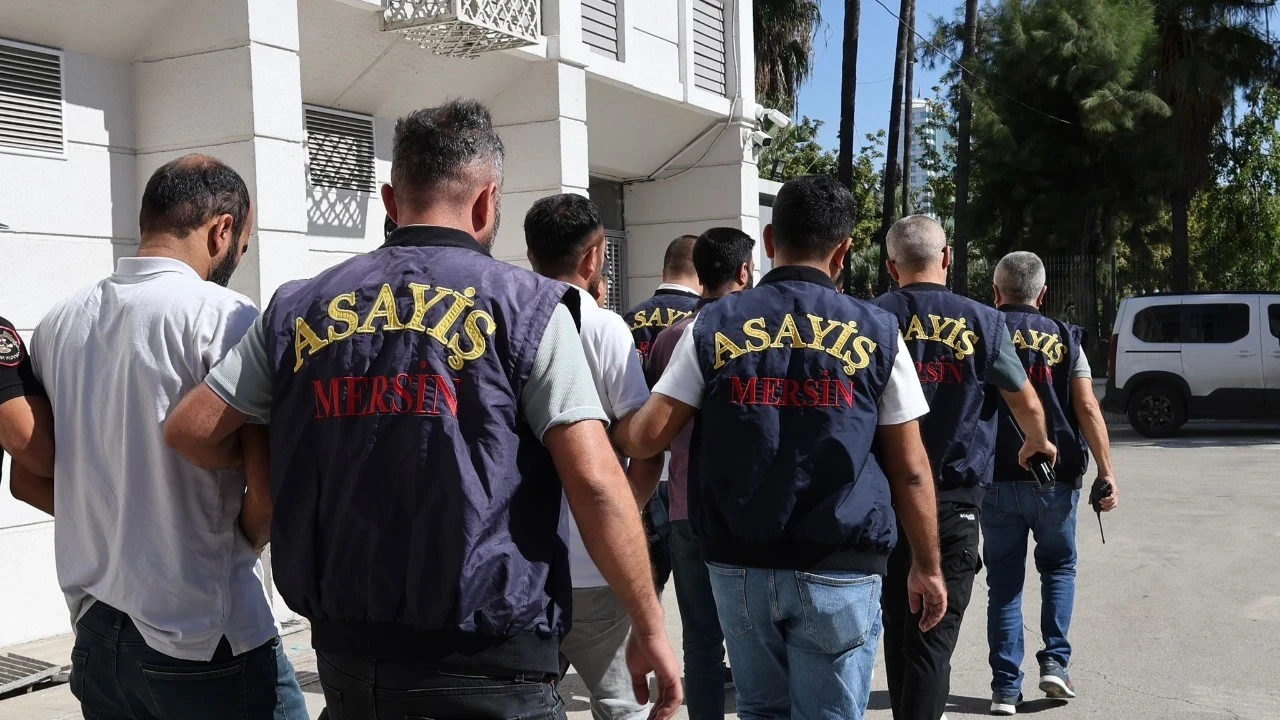 Mersin'de 16 milyonluk soygun! Şüpheli damda uyurken bulundu