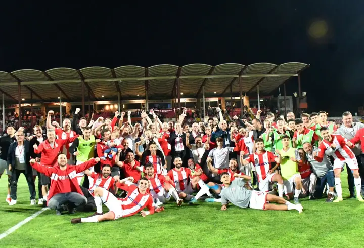 Balıkesirspor'un 2'nci Lig için tek maçı kaldı