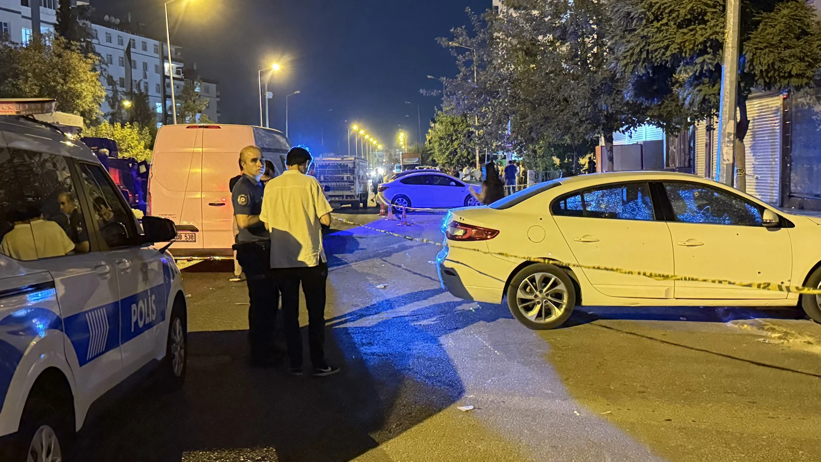Bir ilde silahlı kavga! Ortalık savaş alanına döndü, çok sayıda yaralı var