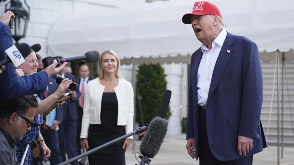 Trump: Faizi üç puan indirmemesinin maliyeti 1 trilyon dolar
