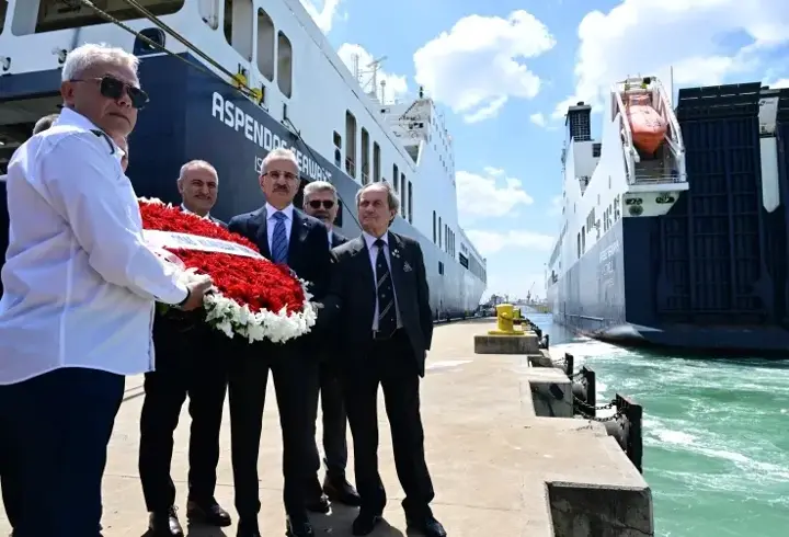 Bakan Uraloğlu: Hedefimiz denizcilik sektörümüzü dünya liderleri arasına sokmak