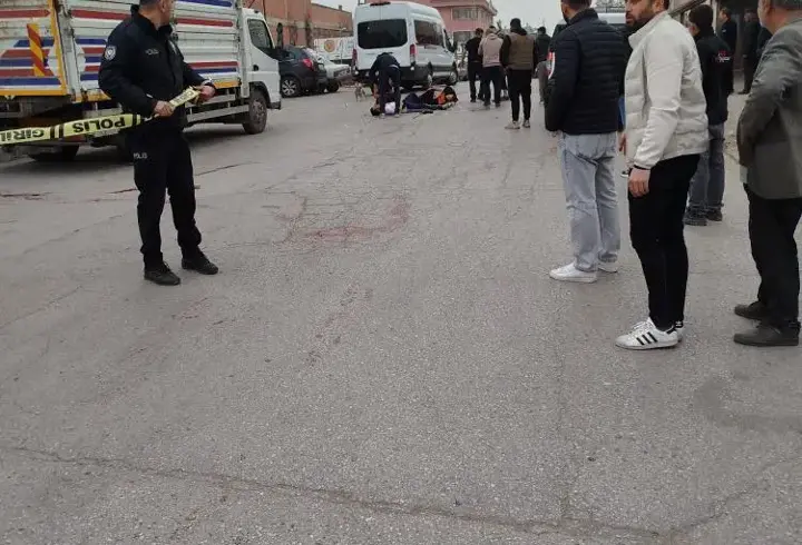 Ankara'da esnafın sopa, levye ve tornavidalı kavgasında 7 yaralı; o anlar kamerada 