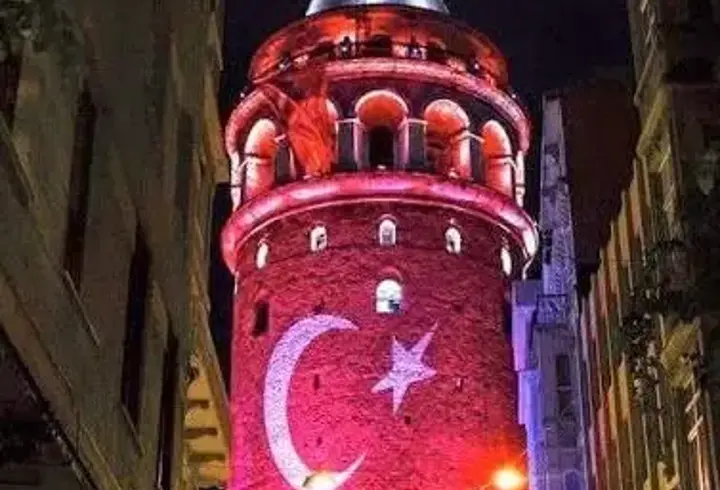 Bakanlıktan milli maç sürprizi: Galata Kulesi’nde milli maç heyecanı