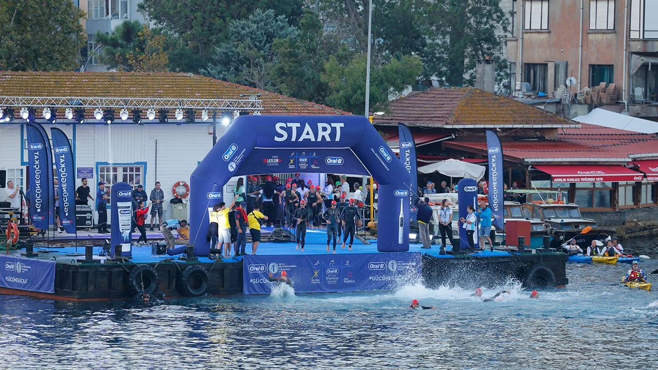 Dünyanın ilk Asya ve Avrupa triatlon şampiyonası İstanbul’da yapıldı