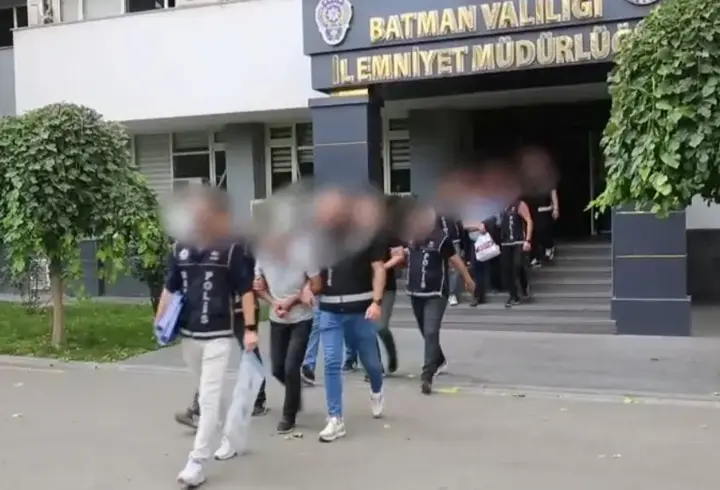 Batman’da ‘devlet memurluğu’ vaadiyle 30 milyon liralık dolandırıcılık: 4 tutuklama