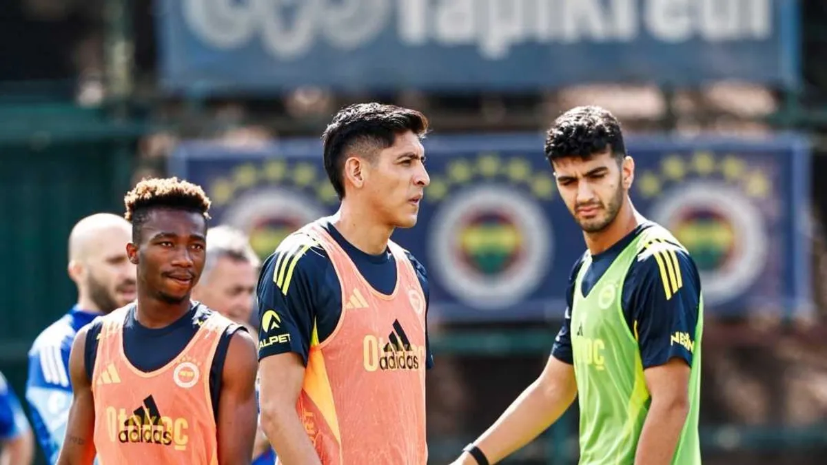 Fenerbahçe yeni transferi Edson Alvarez'in lisansını çıkardı!
