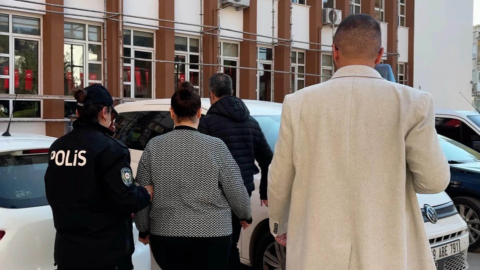 10 milyon lirayı zimmetine geçiren noter tutuklandı