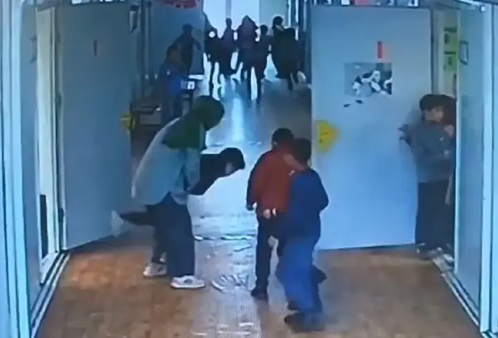 Öğrencinin hayatını, öğretmenin Heimlich manevrası kurtardı