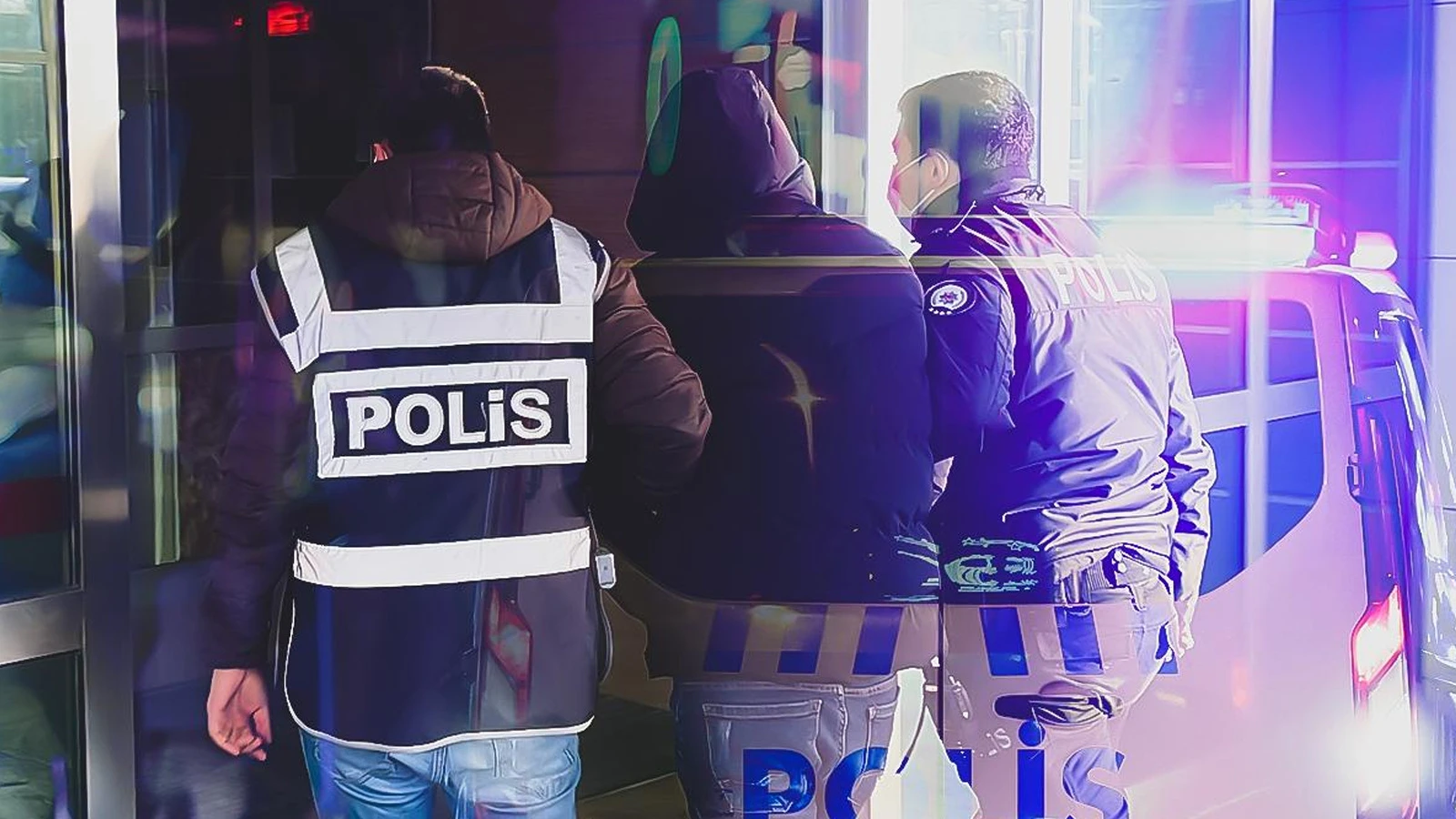 İstanbul'da gözaltına alınan 140 şüpheliden 5'i tutuklandı