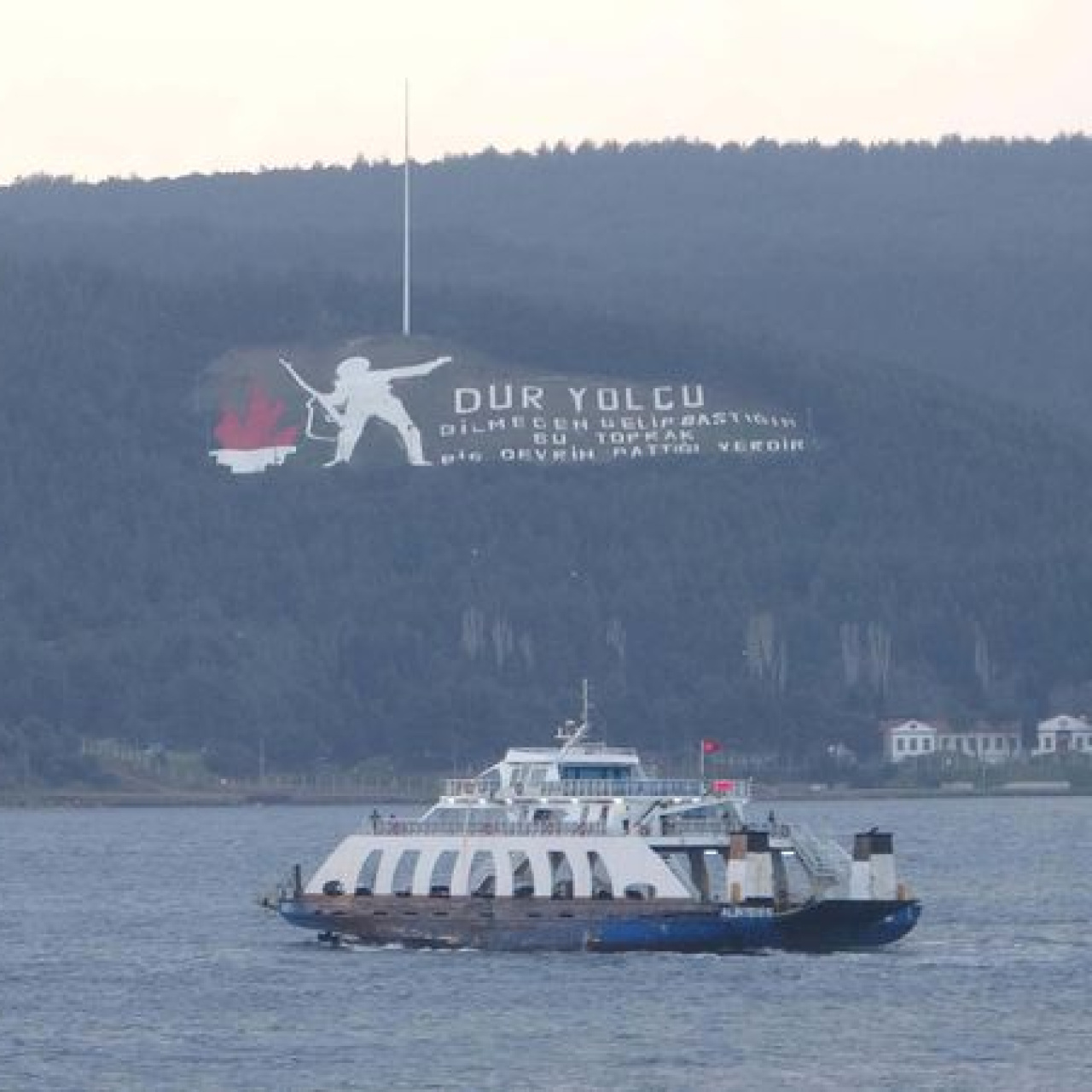 Bazı feribot seferlerine fırtına engeli