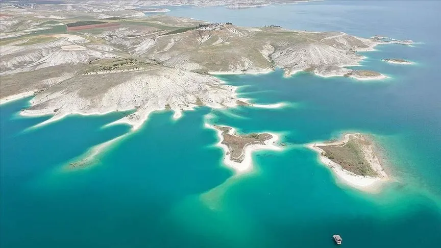 Adıyaman'ın adacıkları "Maldivler"i andırıyor