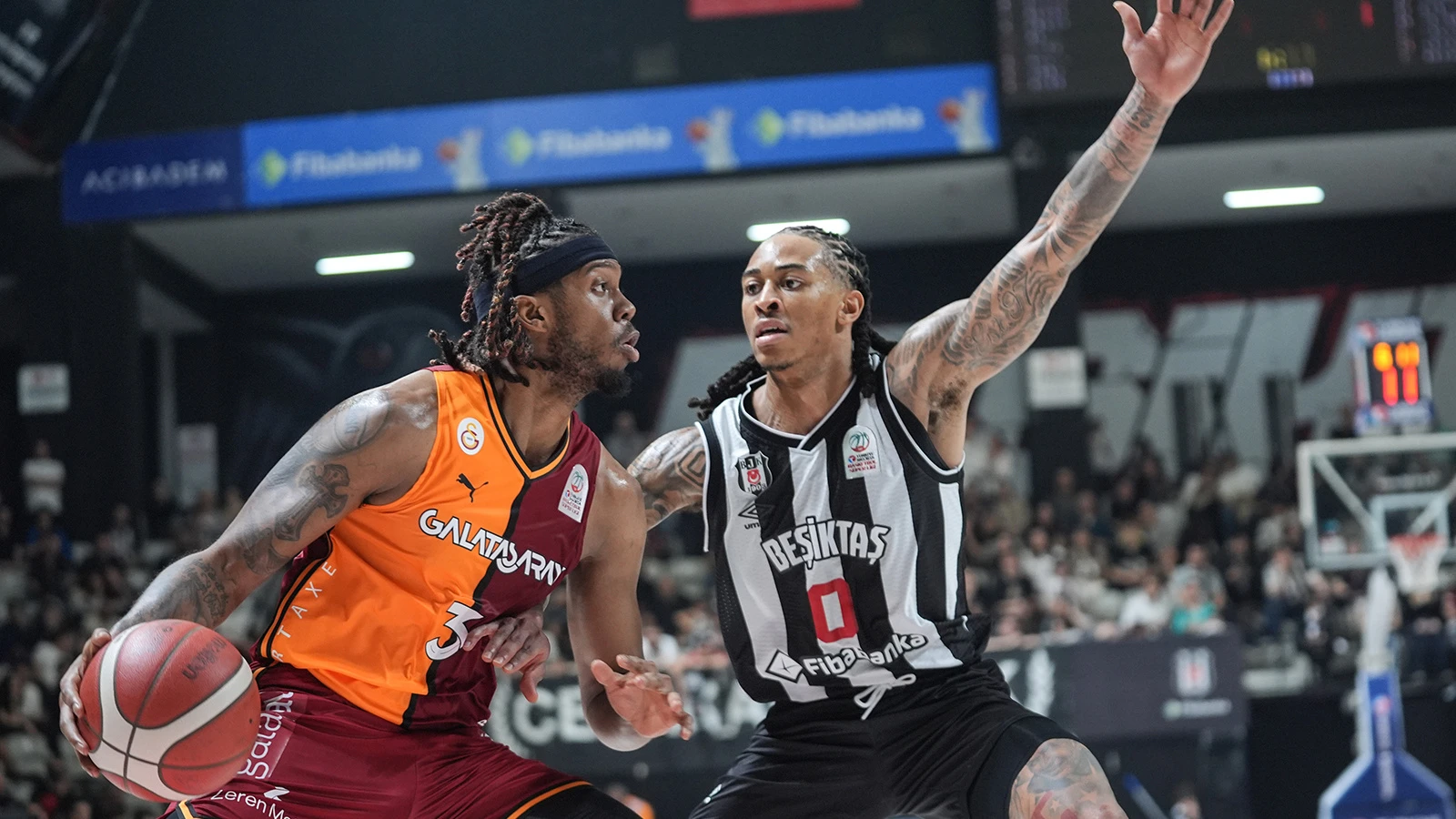 Derbide Beşiktaş, Galatasaray'ı farklı mağlup etti