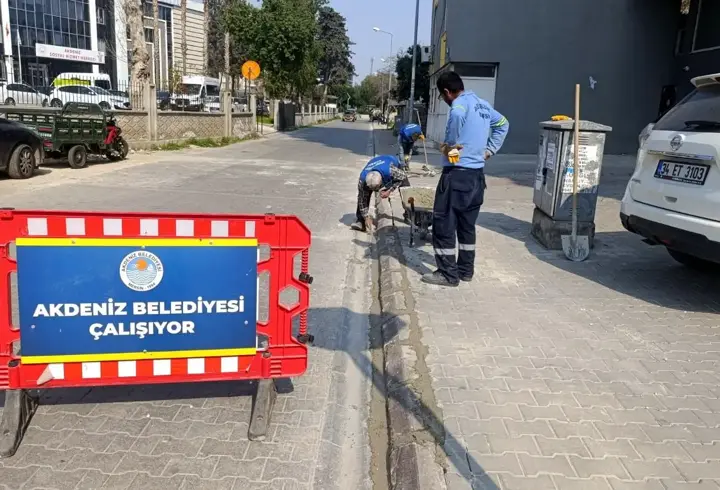 Akdeniz’de sokaklar yenileniyor, bahçe yolları açılıyor