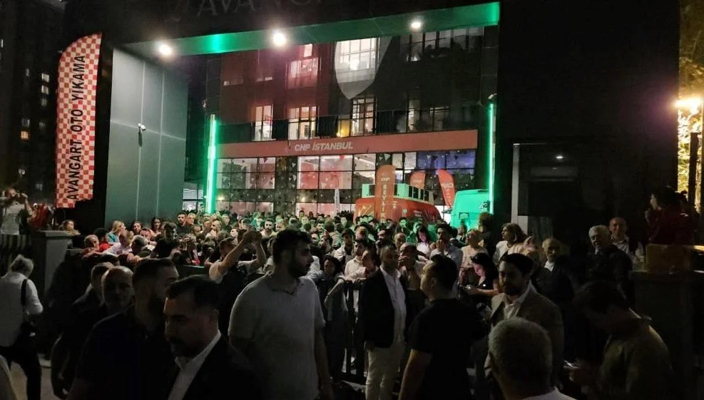 Sosyal medyada "sokak" çağrısı paylaşımlarına üç tutuklama