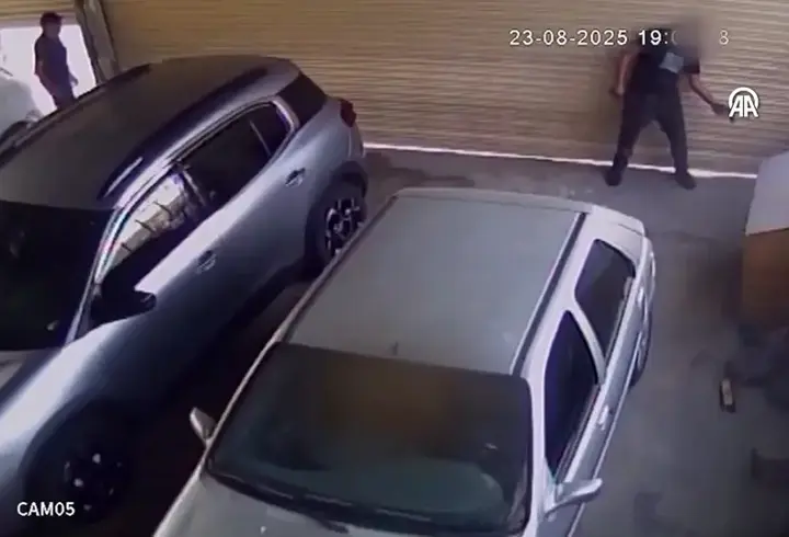 Tartıştığı komşusunun köpeğini vurdu