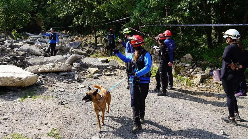 Dünya arama kurtarma köpekleri şampiyonası İstanbul'da yapıldı