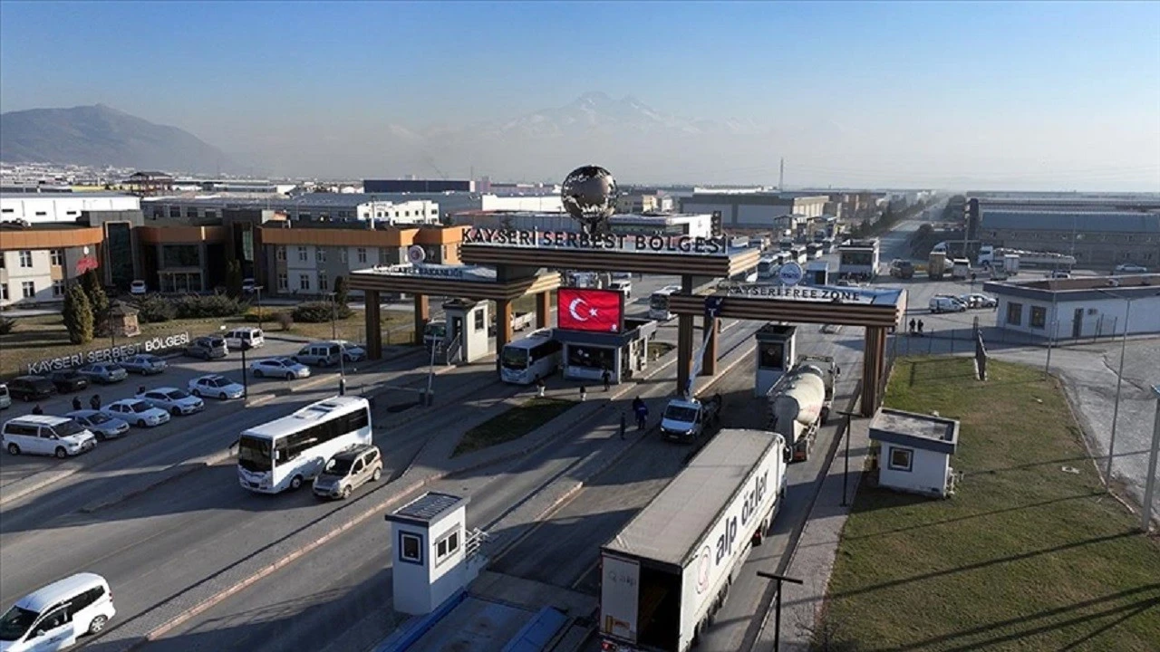 Serbest bölgelerin ticaret hacmi 23,7 milyar dolara ulaştı